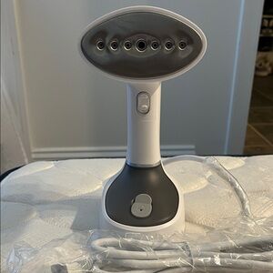 Handheld garment steamer new in box